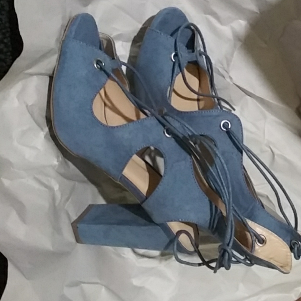 Shoes - Picture 2 of 2